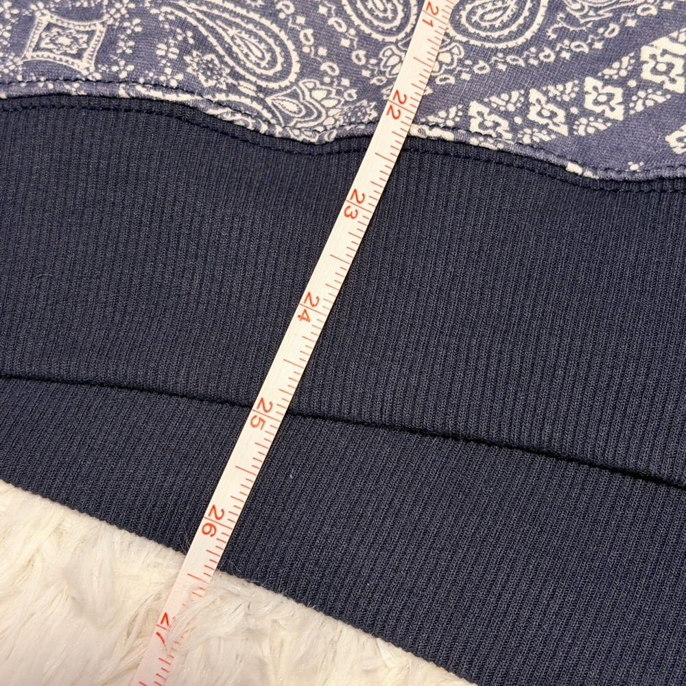 NWT American Eagle Outfitters Blue Paisley Hoodie - Picture 8 of 8